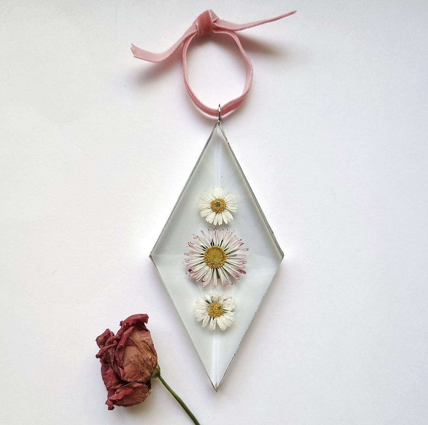 Three Daisies Glass Suncatcher